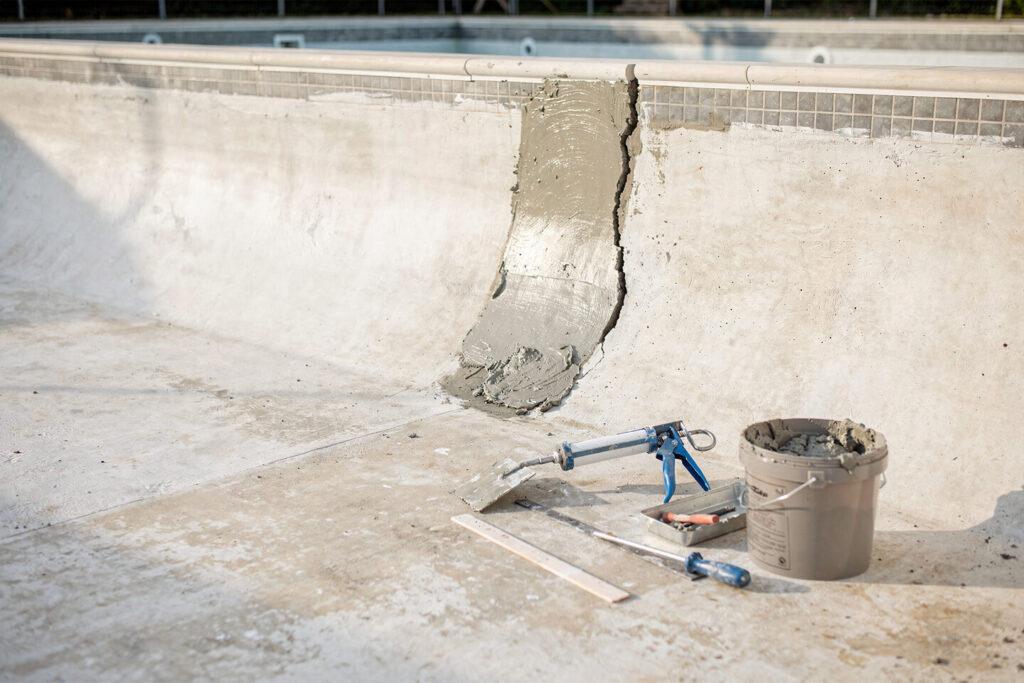 Poolsanierung – wenn Risse und Undichtigkeit das Wasser ablassen – Heizung-Sanitaer-Poolbau.de